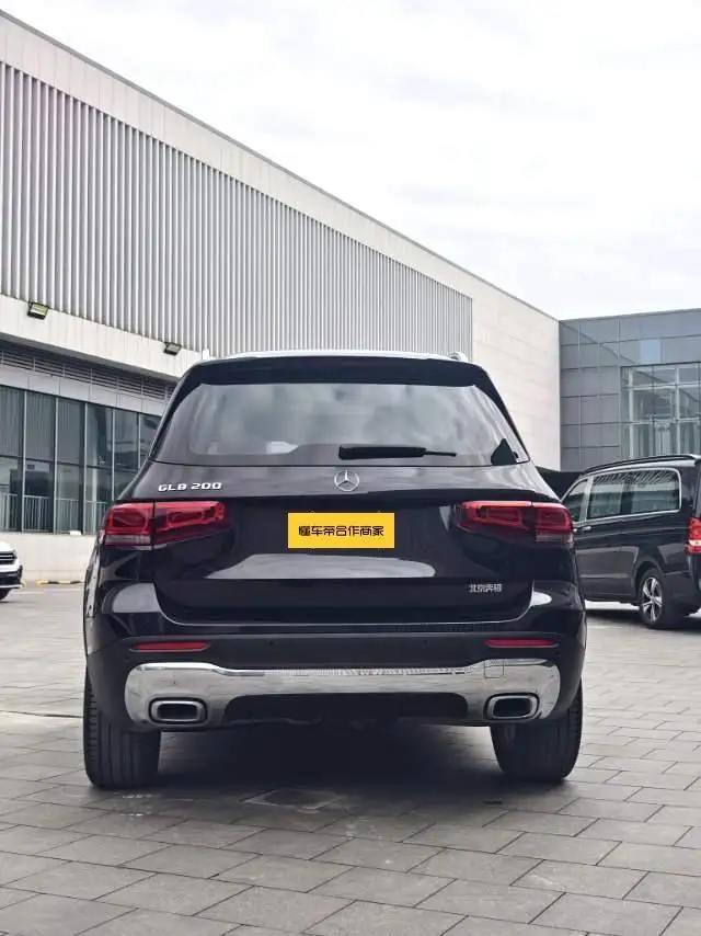 Mercedes-Benz GLB 2022 Model GLB 200 Fashion Model – фото 3