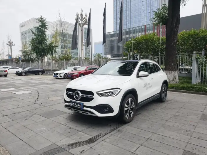 Mercedes-Benz GLA 2022 Model GLA 200 – фото 1