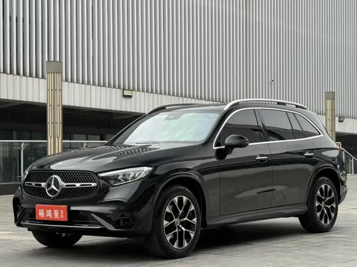 Mercedes-Benz GLC 2024 Model GLC 260 L 4MATIC Luxury Model 5 seat – фото 1