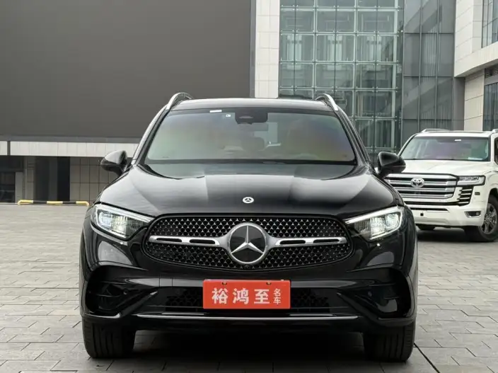 Mercedes-Benz GLC 2024 Model GLC 260 L 4MATIC Luxury Model 5 seat – фото 2