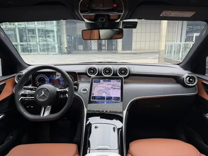 Mercedes-Benz GLC 2024 Model GLC 260 L 4MATIC Luxury Model 5 seat – фото 9