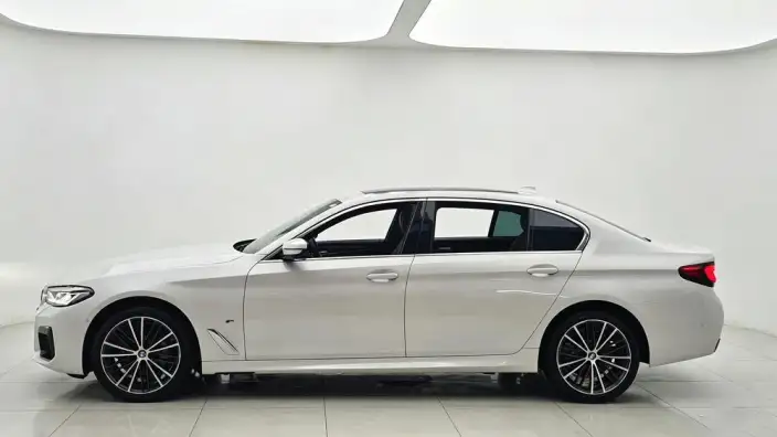 BMW 5 Series 2023 Model Facelift 530Li Leading Model M Sports Set – фото 4