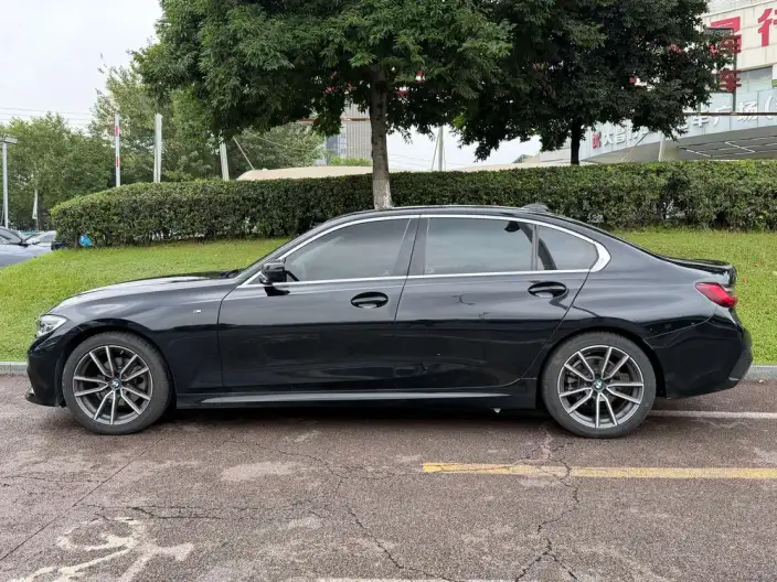 BMW 3 Series 2022 Model 325Li M Sports Set – фото 3