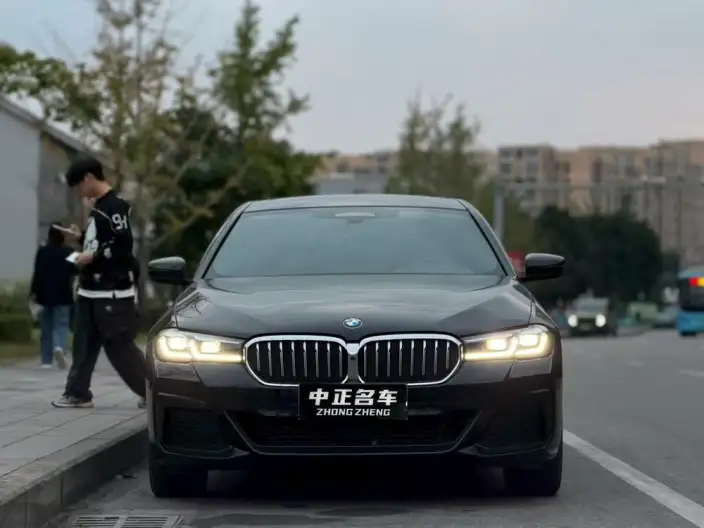 BMW 5 Series 2022 Model Facelift 530Li Exclusive Model M Sports Set – фото 2