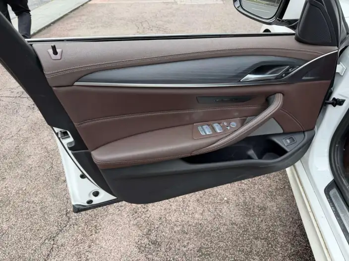 BMW 5 Series 2023 Model 530Li Leading Model M Sports Set – фото 6