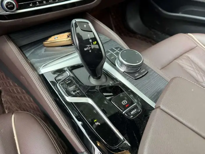 BMW 5 Series 2023 Model 530Li Leading Model M Sports Set – фото 10