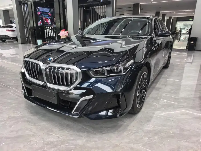 BMW 5 Series 2025 Model 530Li Leading Model M Sports Set – фото 1