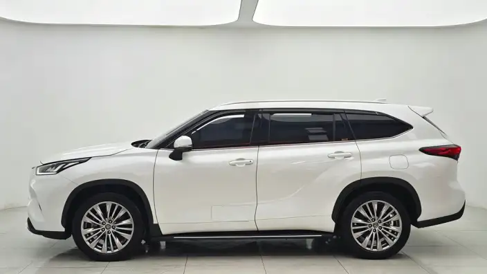 Toyota Highlander 2024 Model Hybrid 2.5L 4WD Premium Edition 7 seat – фото 4