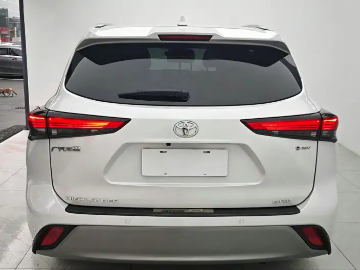 Toyota Highlander 2024 Model Hybrid 2.5L 4WD Premium Edition 7 seat – фото 6