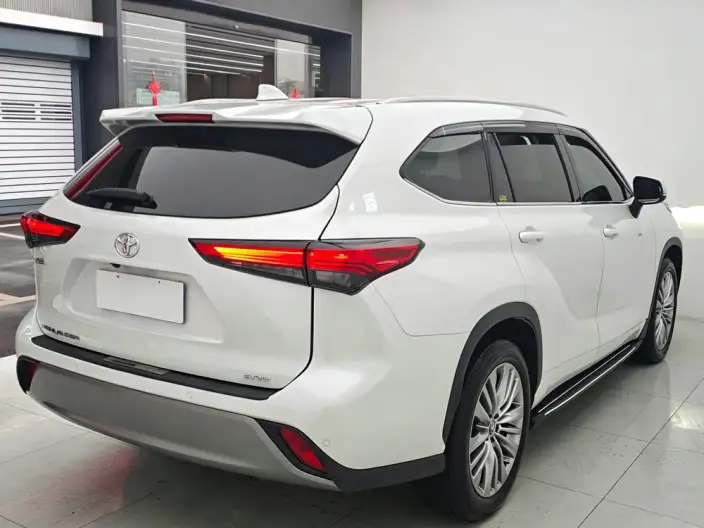 Toyota Highlander 2024 Model Hybrid 2.5L 4WD Premium Edition 7 seat – фото 7