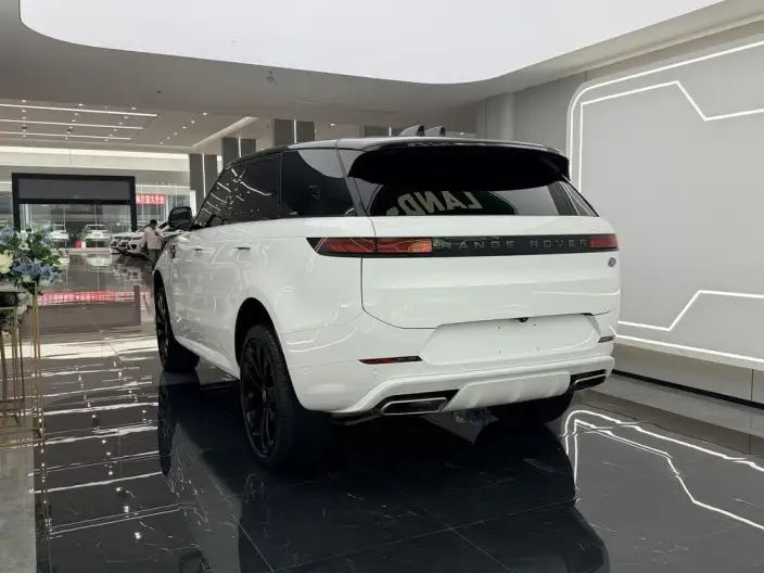 Range Rover Sport 2023 Model 3.0 L6 DYNAMIC SE