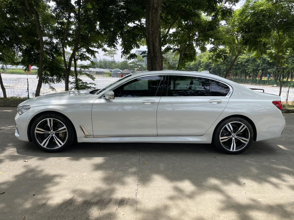 BMW 7 Series Модель 2018 года 740Li xDrive Exclusive M Sports Set – фото 4