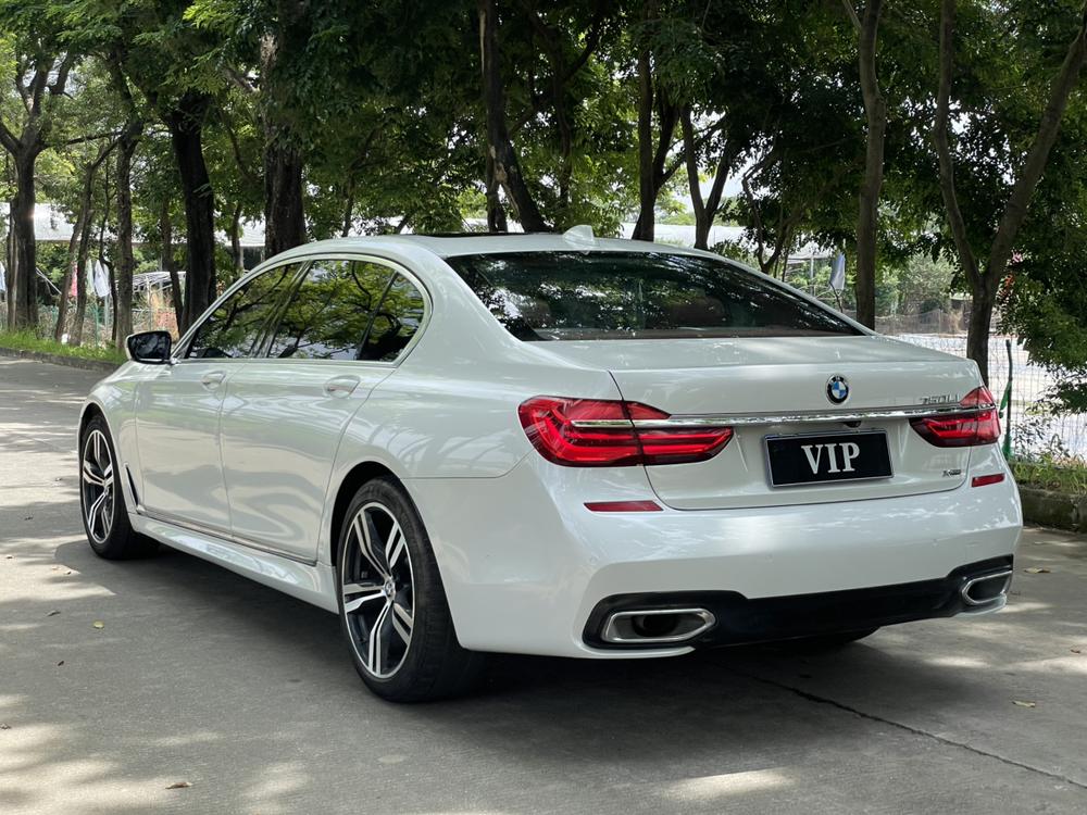 BMW 7 Series Модель 2018 года 740Li xDrive Exclusive M Sports Set – фото 5