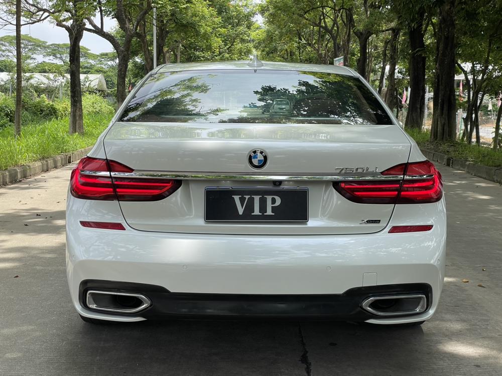 BMW 7 Series Модель 2018 года 740Li xDrive Exclusive M Sports Set – фото 6