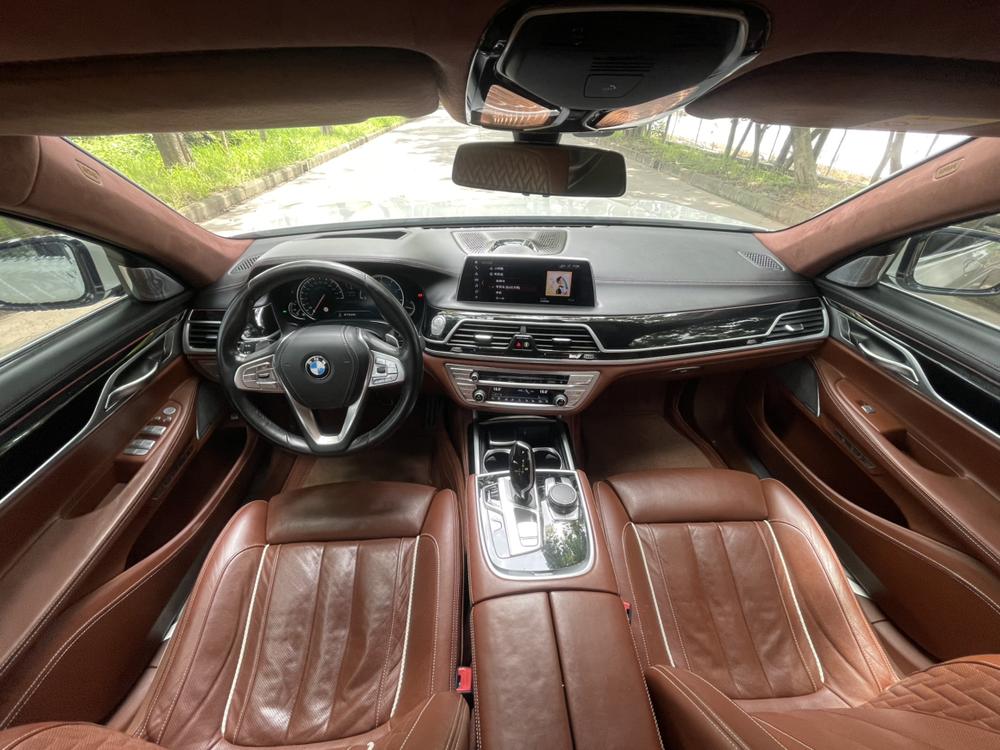 BMW 7 Series Модель 2018 года 740Li xDrive Exclusive M Sports Set – фото 18