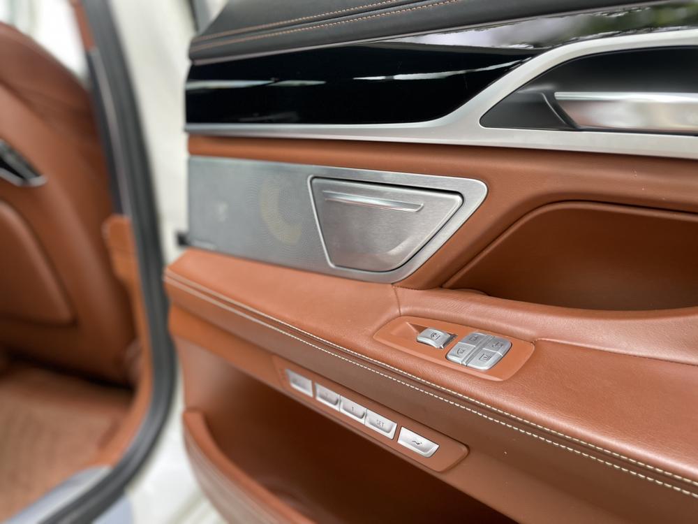 BMW 7 Series Модель 2018 года 740Li xDrive Exclusive M Sports Set – фото 23