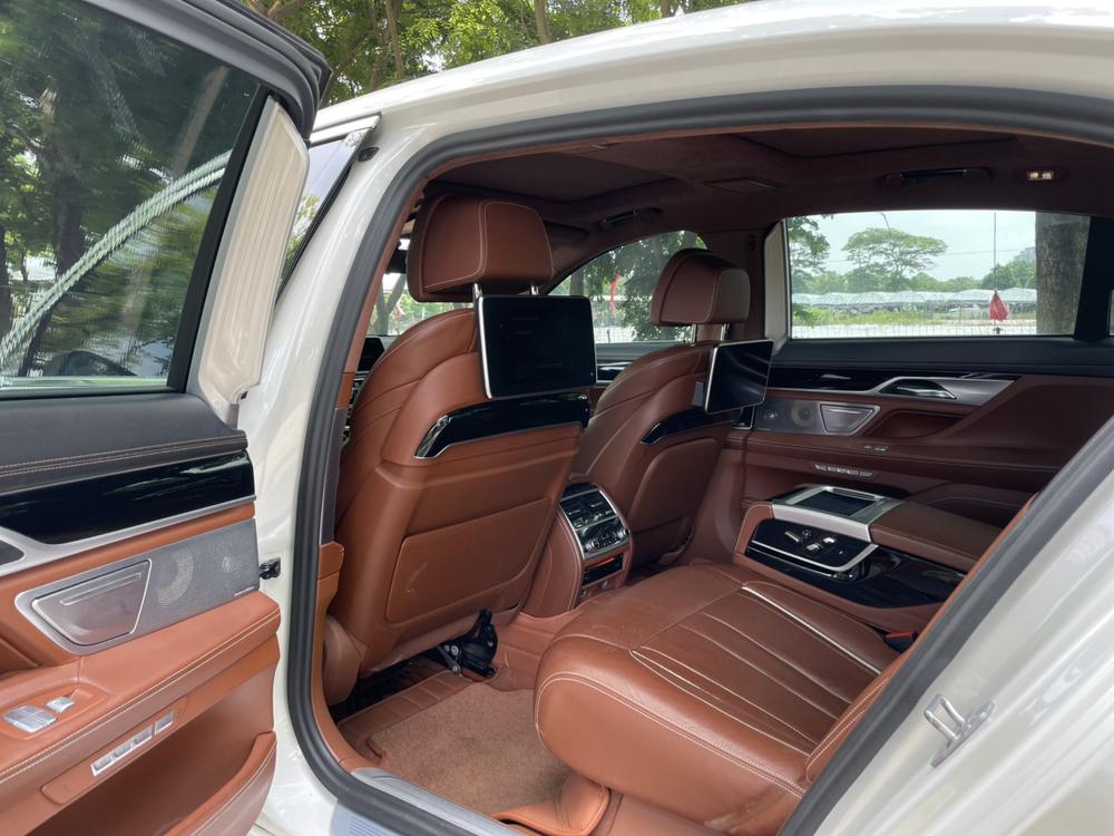BMW 7 Series Модель 2018 года 740Li xDrive Exclusive M Sports Set – фото 24