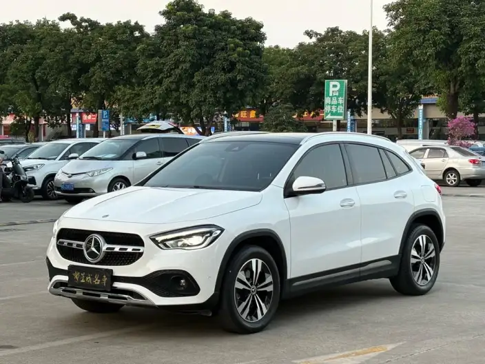 Mercedes-Benz GLA 2022 Model GLA 200 – фото 1