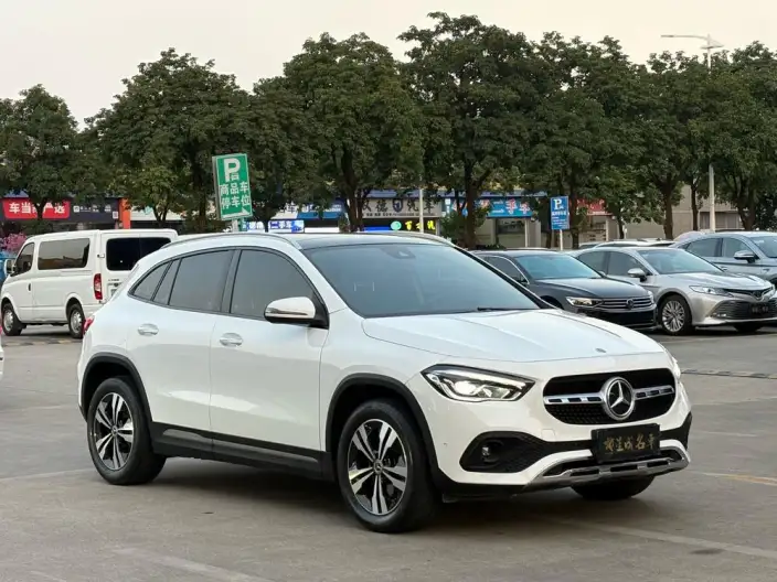 Mercedes-Benz GLA 2022 Model GLA 200 – фото 3