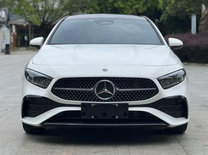Mercedes-Benz A-class 2024 Model A 200 L Dynamic Edition – фото 2