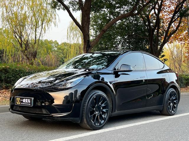 Tesla Model Y 2022 Facelift RWD – фото 1