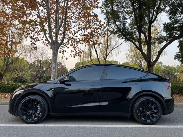 Tesla Model Y 2022 Facelift RWD – фото 2