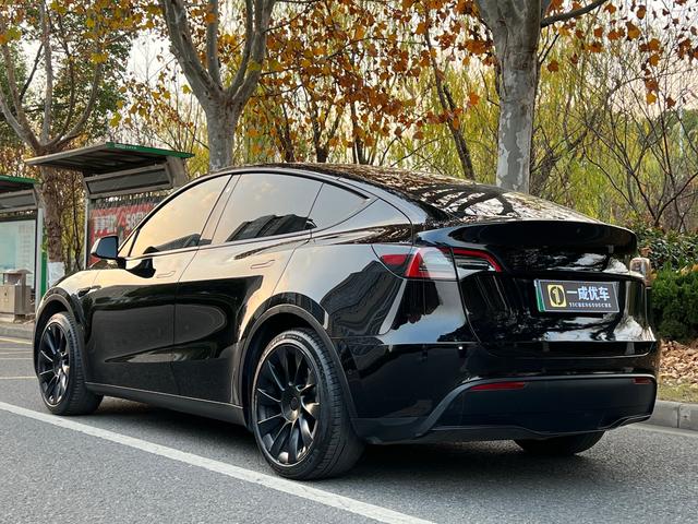 Tesla Model Y 2022 Facelift RWD – фото 3