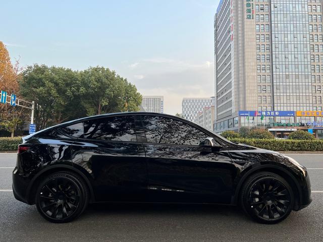 Tesla Model Y 2022 Facelift RWD – фото 6