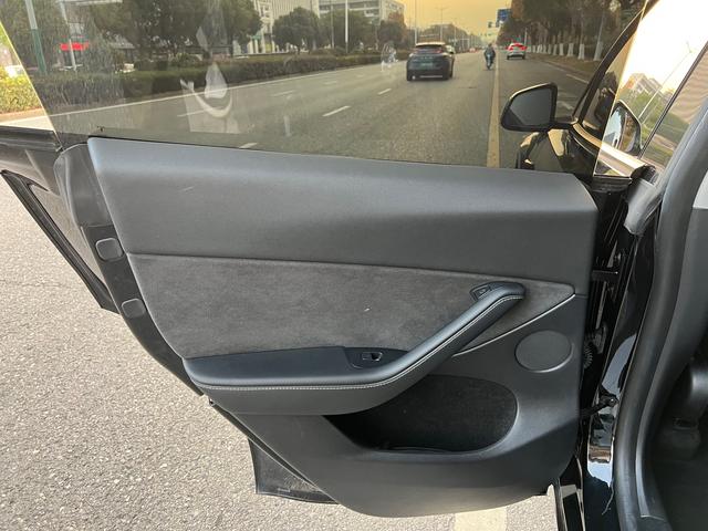 Tesla Model Y 2022 Facelift RWD – фото 12