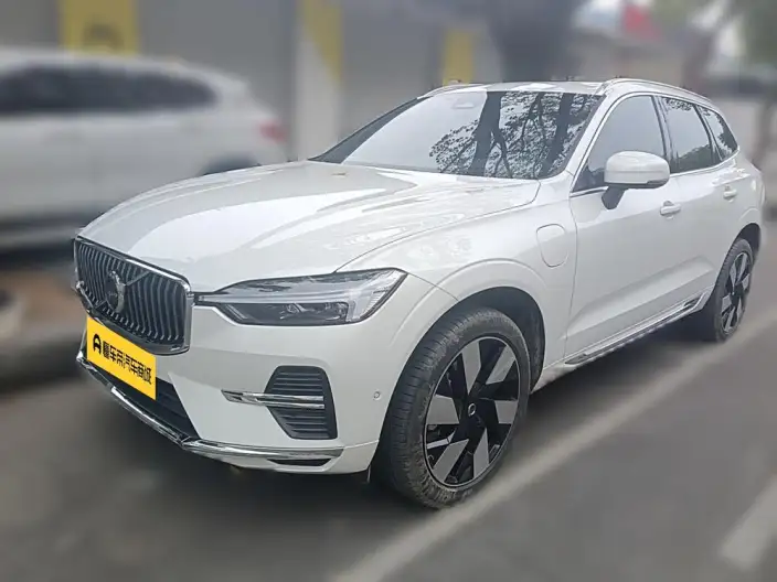Volvo XC60 PHEV 2025 Model T8 4WD Long Battery Life Pro Smart Elegance Deluxe Edition