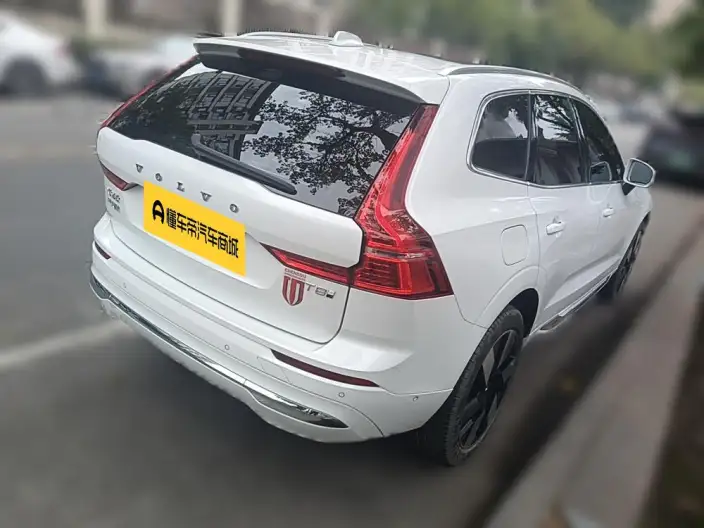 Volvo XC60 PHEV 2025 Model T8 4WD Long Battery Life Pro Smart Elegance Deluxe Edition
