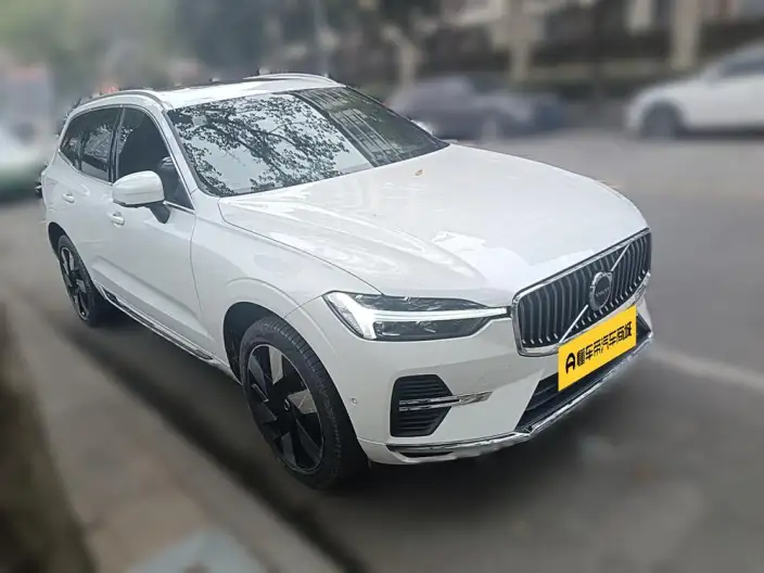 Volvo XC60 PHEV 2025 Model T8 4WD Long Battery Life Pro Smart Elegance Deluxe Edition