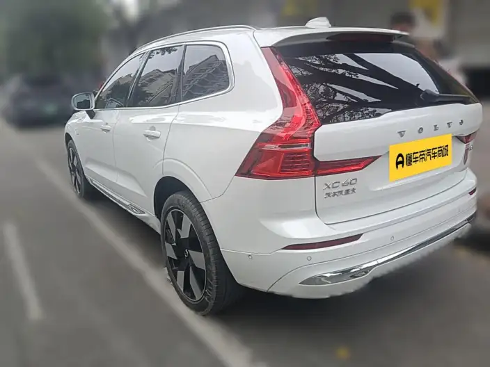 Volvo XC60 PHEV 2025 Model T8 4WD Long Battery Life Pro Smart Elegance Deluxe Edition