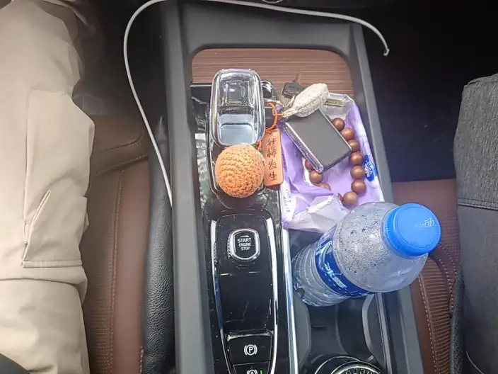 Volvo XC60 PHEV 2025 Model T8 4WD Long Battery Life Pro Smart Elegance Deluxe Edition – фото 9