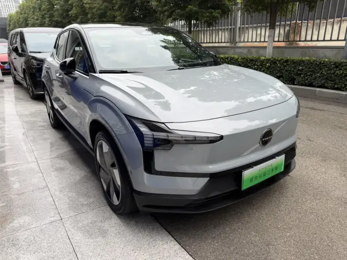 Volvo EX30 2025 Model Rear Drive Long Battery Life Pro Edition Ultra