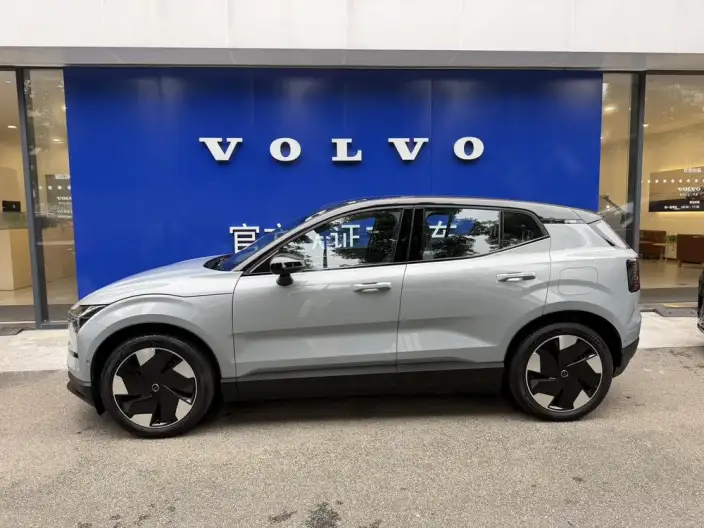 Volvo EX30 2025 Model Rear Drive Long Battery Life Pro Edition Ultra