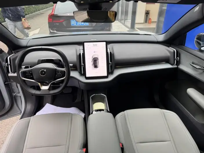 Volvo EX30 2025 Model Rear Drive Long Battery Life Pro Edition Ultra – фото 9
