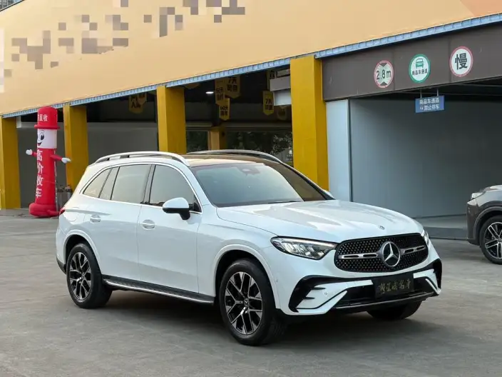 Mercedes-Benz GLC 2023 Model GLC 260 L 4MATIC Luxury Model 5 seat – фото 3