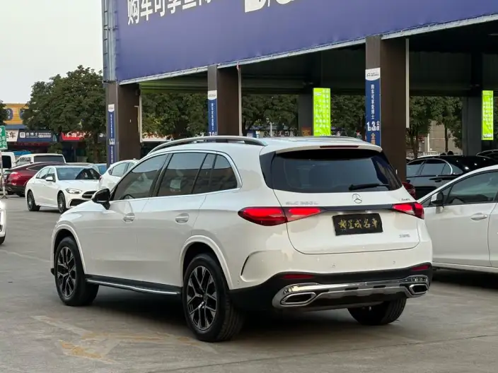 Mercedes-Benz GLC 2023 Model GLC 260 L 4MATIC Luxury Model 5 seat – фото 4