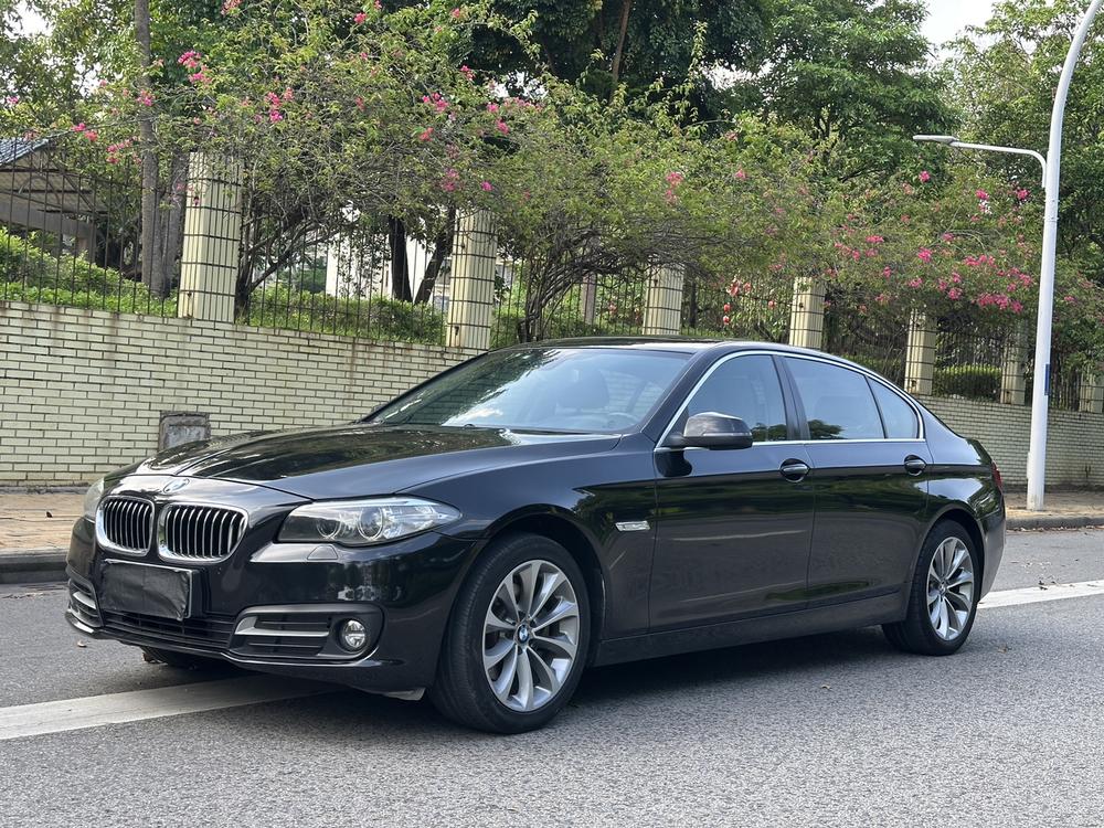 BMW 5 Series 2017 525Li Advantage – фото 1