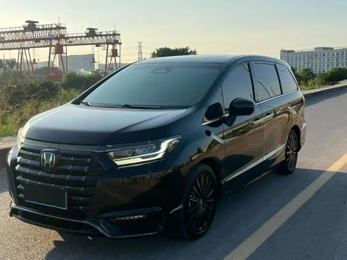Honda Elysion 2024 Model 2.0L e:HEV Deluxe Edition