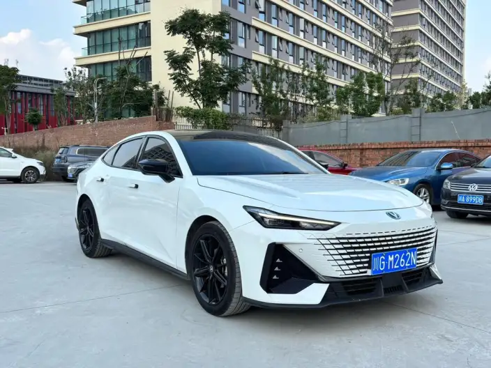 Changan UNI-V 2023 Model 1.5T Noble Model
