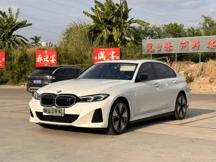 BMW i3 2025 Model eDrive40L Night Edition Sports Set – фото 1