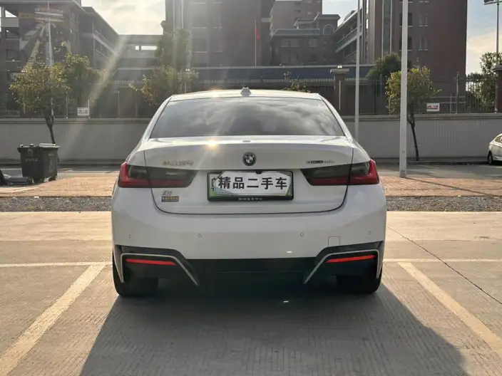 BMW i3 2025 Model eDrive40L Night Edition Sports Set – фото 6