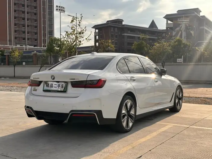 BMW i3 2025 Model eDrive40L Night Edition Sports Set – фото 7