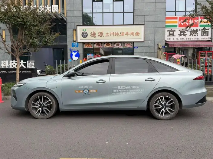 Roewe D6 2025 Model 520km Smart Edition – фото 3