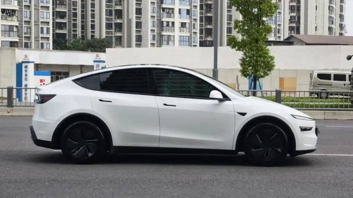 Model Y 2025 Model Long Battery Life Pro All-wheel drive version – фото 7