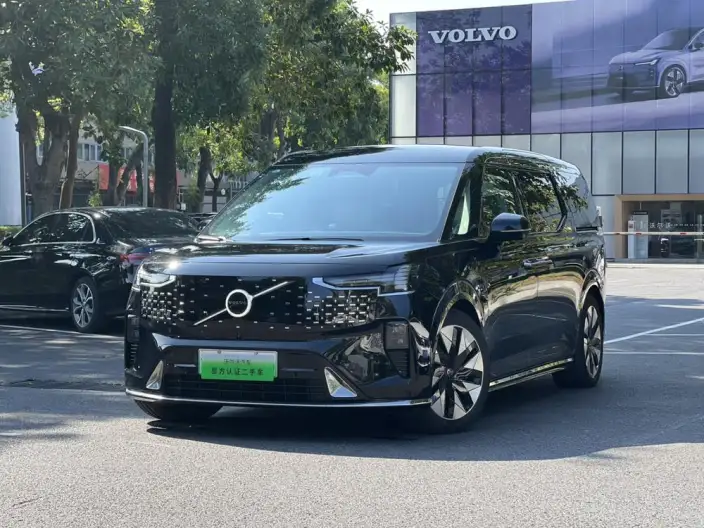 Volvo EM90 2025 Model Ultra VI seat