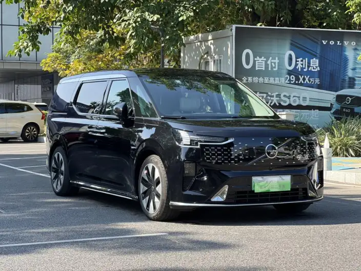 Volvo EM90 2025 Model Ultra VI seat