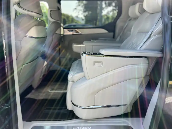 Volvo EM90 2025 Model Ultra VI seat – фото 6